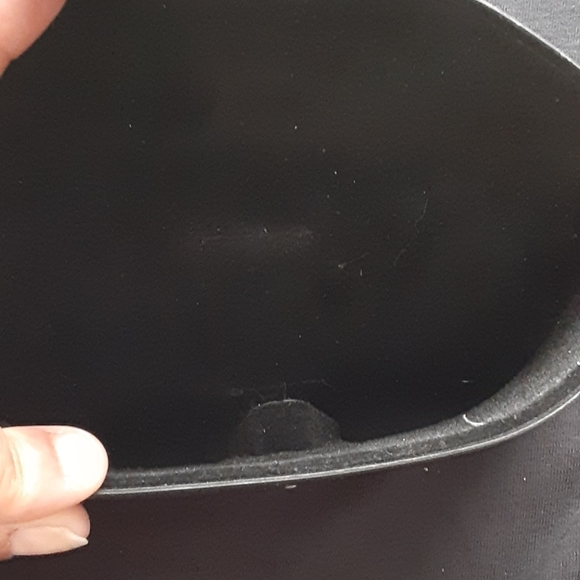 Ray-Ban's sunglass case - Picture 2 of 2